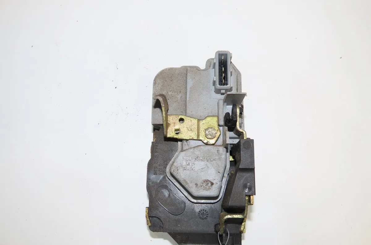 Serrure porte ard Peugeot 306 3-5 portes (7A, 7C, N3, N5) 2.0 hdi 90 (1999-2002) occasion