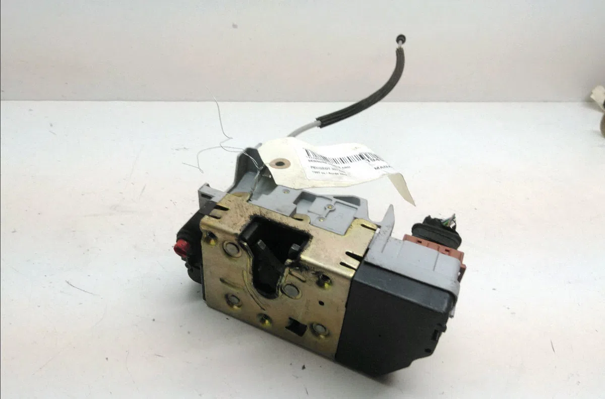 Serrure porte ard Peugeot 307 (3A-C) 2.0 hdi 110 (2000-2007) occasion