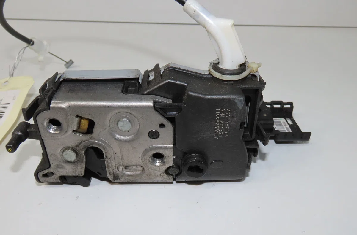 Serrure porte ard Peugeot 308 I (4A_, 4C_) 1.6 hdi (2007-2014) 5 portes occasion