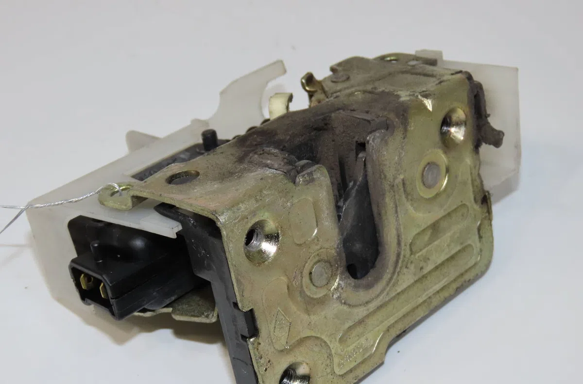 Serrure porte ard Renault CLIO II (BB_, CB_) 1.2 (bb0a, bb0f, bb10, bb1k, bb28, bb2d, bb2h, cb0a,... (1998-2010) 5 porte