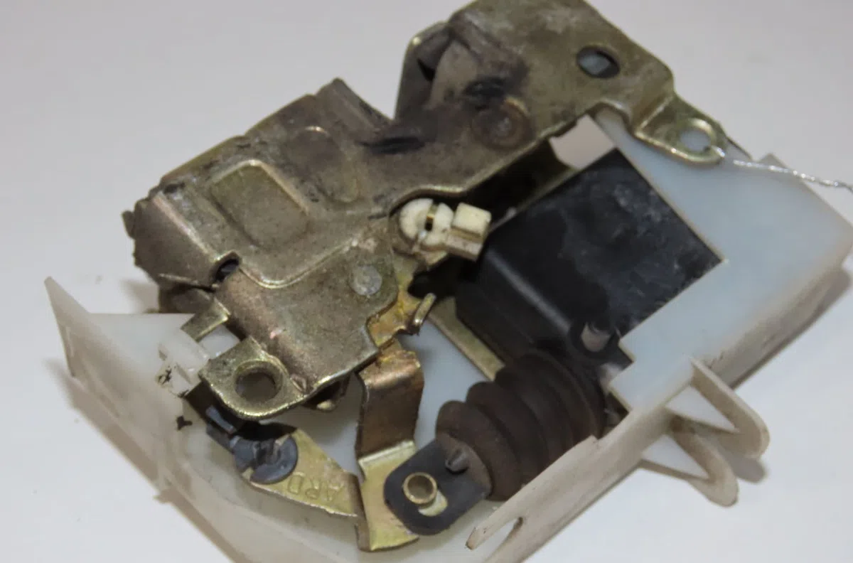 Serrure porte ard Renault CLIO II (BB_, CB_) 1.2 (bb0a, bb0f, bb10, bb1k, bb28, bb2d, bb2h, cb0a,... (1998-2010) 5 porte