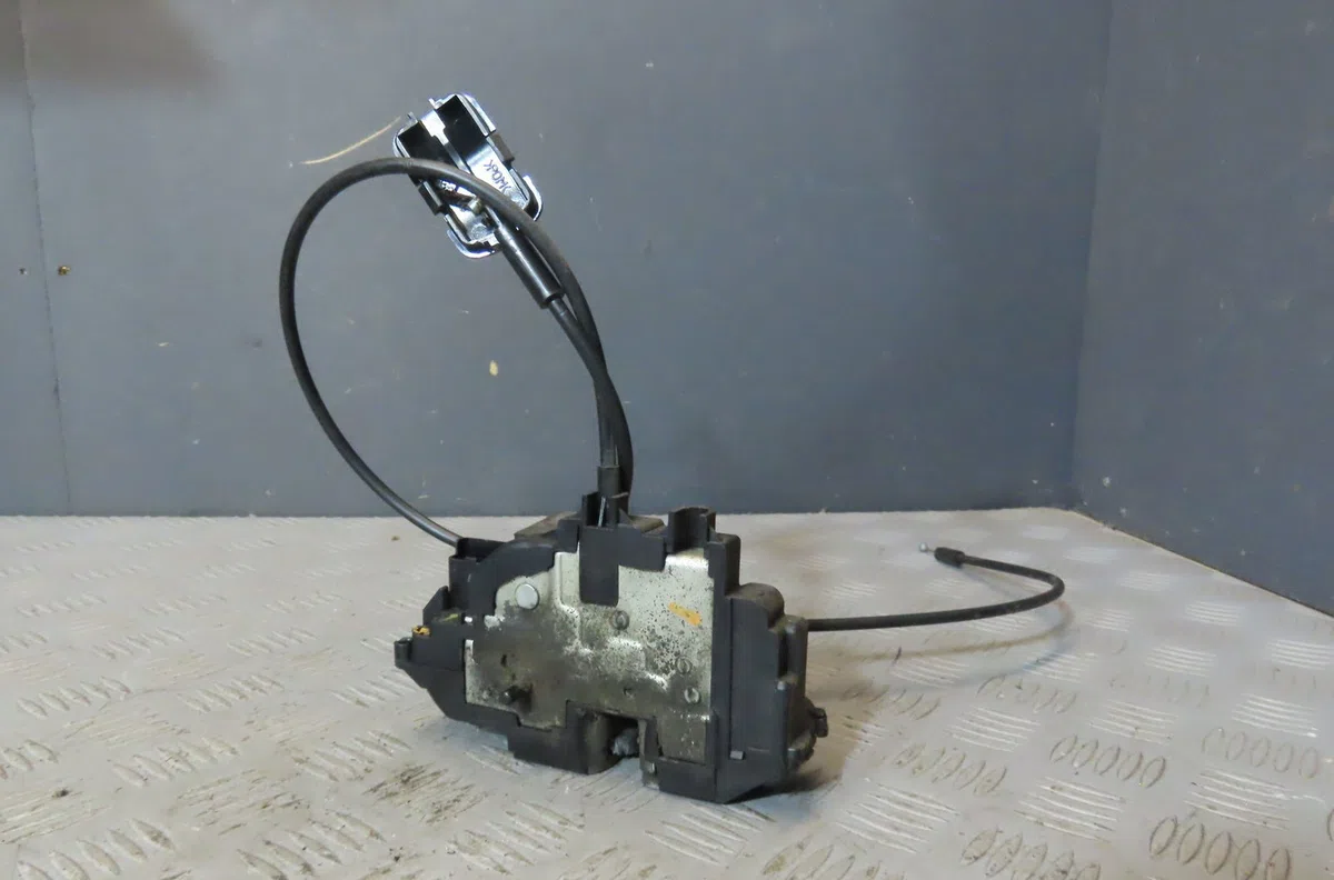 Serrure porte ard Renault CLIO III (BR0-1, CR0-1) 1.5 dci (2010-2014) 5 portes occasion