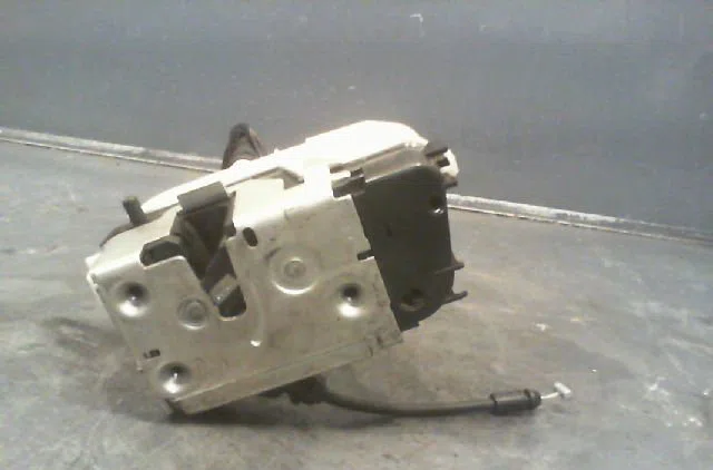 Serrure porte ard Renault ESPACE IV (JK0-1_) 2.2 dci (jk0h) (2002-2006) occasion