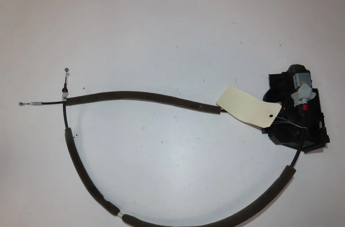 Serrure porte ard Renault KADJAR (HA_, HL_) 1.5 dci 110 (hla3) (2015) occasion
