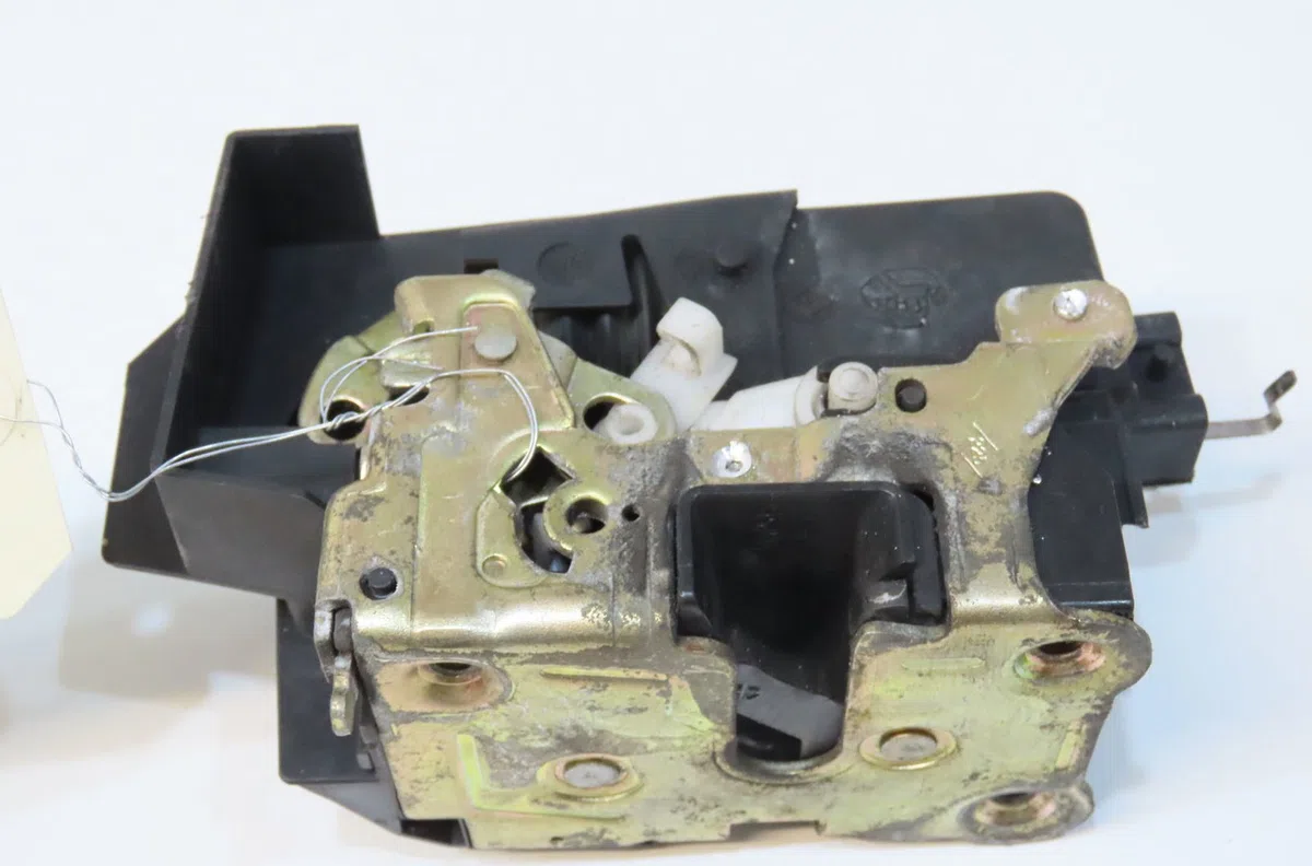 Serrure porte ard Renault LAGUNA I (B56_, 556_) 2.2 d (b56f-2) (1993-2001) occasion