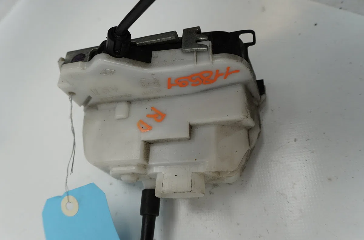 Serrure porte ard Renault LAGUNA II (BG0-1_) 1.8 16v (bg04, bg0b, bg0c, bg0v) (2001-2005) occasion