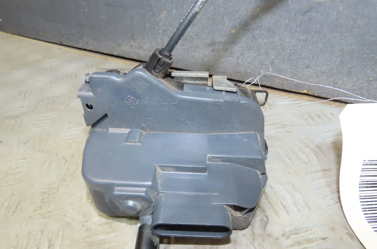 Serrure porte ard Renault LAGUNA II (BG0-1_) 2.0 16v (bg00, bg0k, bg0p, bg0w) (2002-2007) 5 portes occasion