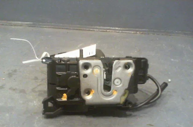 Serrure porte ard Renault MEGANE III 3-5 portes (BZ0-1_, B3_) 1.5 dci (bz09, bz0d, bz1w, bz29, bz14) (2009) 5 portes occ