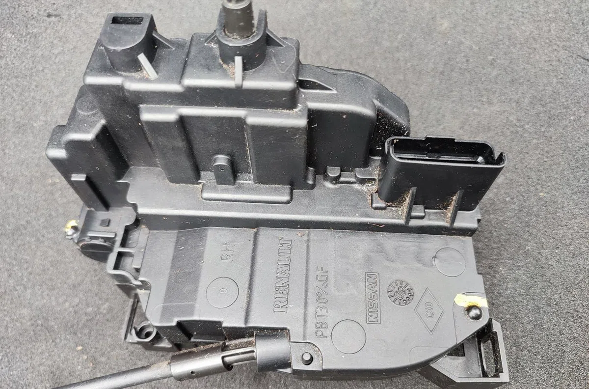 Serrure porte ard RENAULT SCENIC 3 PHASE 1 occasion