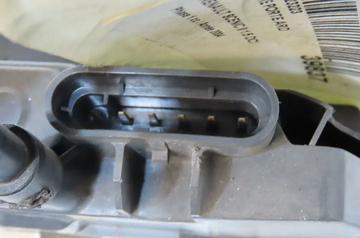 Serrure porte ard Renault SCÉNIC II (JM0-1_) 1.5 dci (jm02, jm13) (2003-2005) occasion