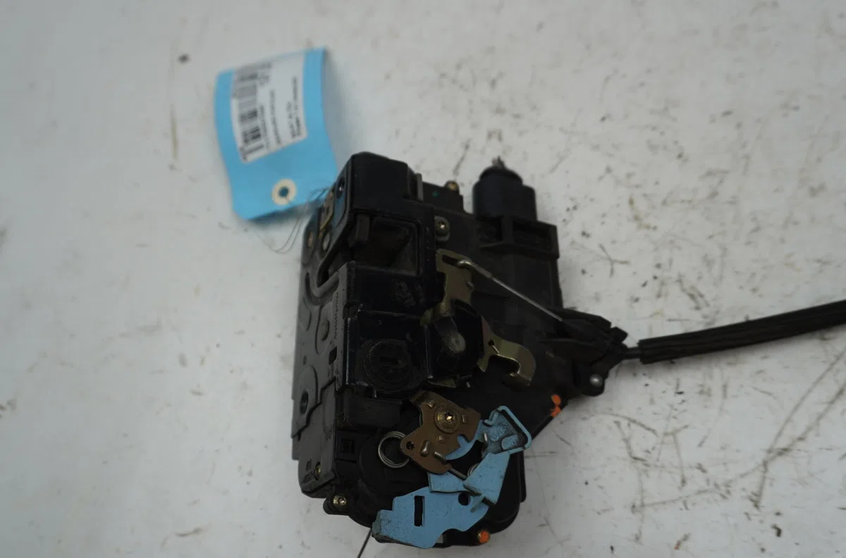 Serrure porte ard Seat ALTEA (5P1) 1.9 tdi (2004) 5 portes occasion