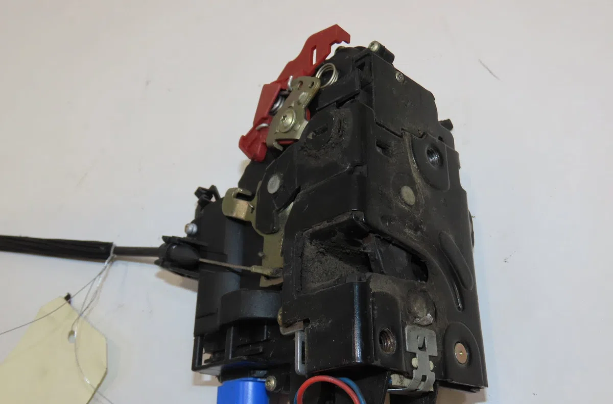 Serrure porte ard Skoda FABIA I (6Y2) 1.2 (2001-2007) occasion