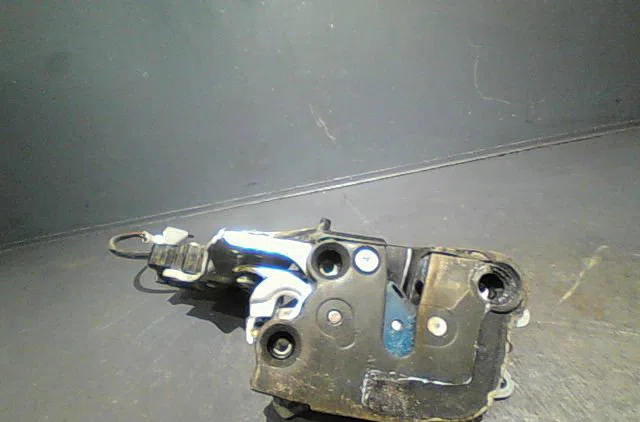 Serrure porte ard Suzuki VITARA (ET, TA, TD) 2.0 td intercooler traction intégrale (sv 420d) (1995-1998) occasion