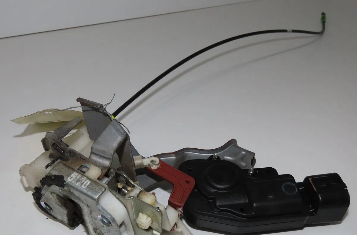 Serrure porte ard Toyota AYGO (_B1_) 1.0 (kgb10_) (2005-2014) 5 portes occasion