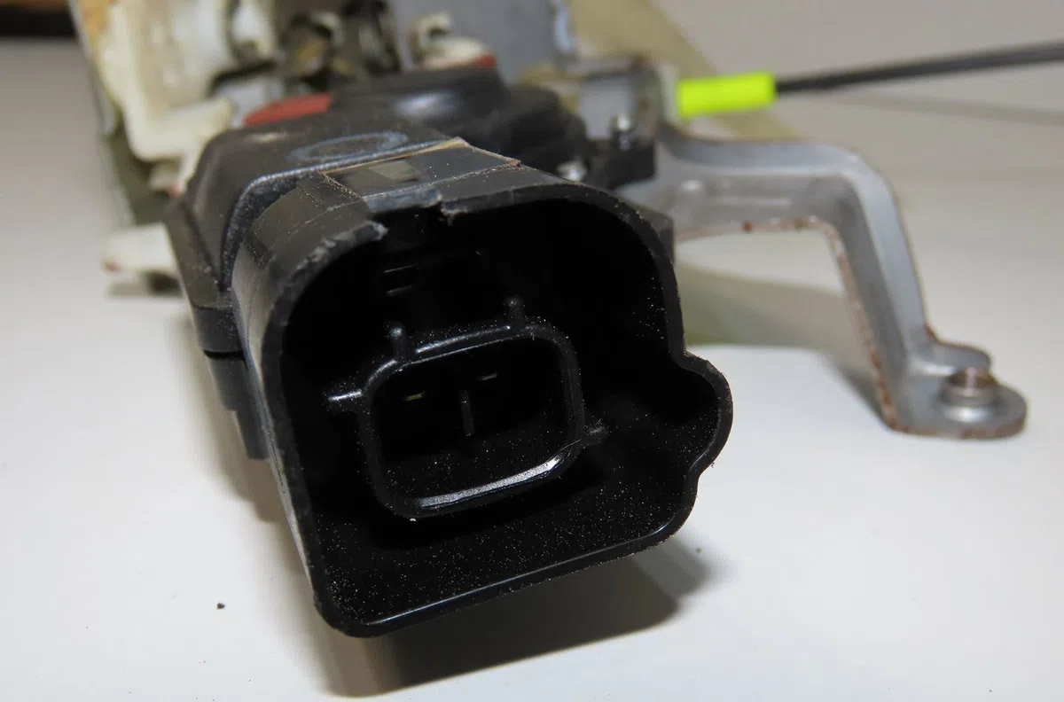 Serrure porte ard Toyota AYGO (_B1_) 1.0 (kgb10_) (2005-2014) 5 portes occasion