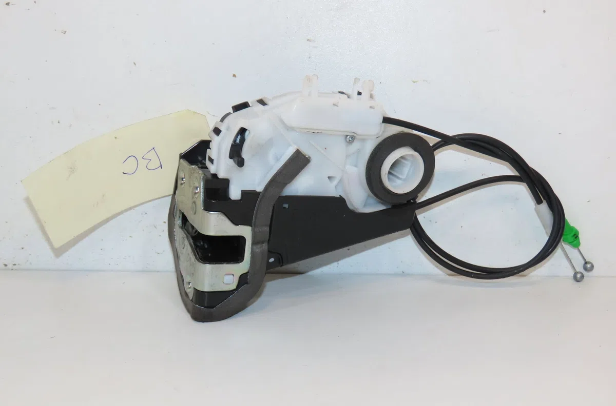 Serrure porte ard Toyota YARIS (_P13_) 1.3 (nsp130_) (2011) occasion
