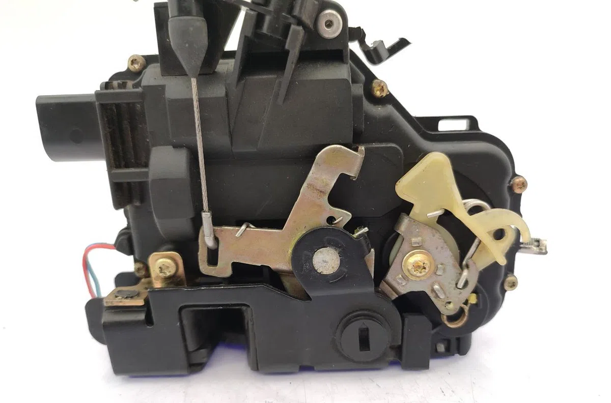 Serrure porte ard VOLKSWAGEN BORA occasion