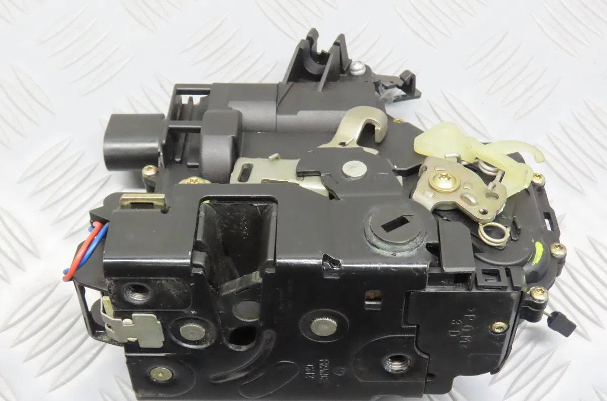 Serrure porte ard Volkswagen GOLF IV (1J1) 1.9 sdi (1997-2005) occasion
