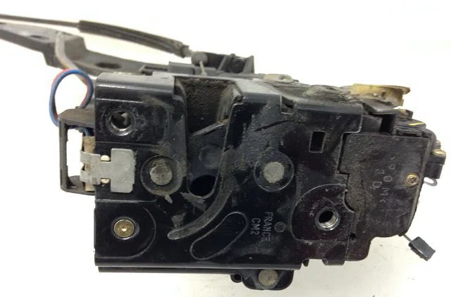 Serrure porte ard Volkswagen GOLF IV (1J1) 1.9 tdi (1997-2004) occasion