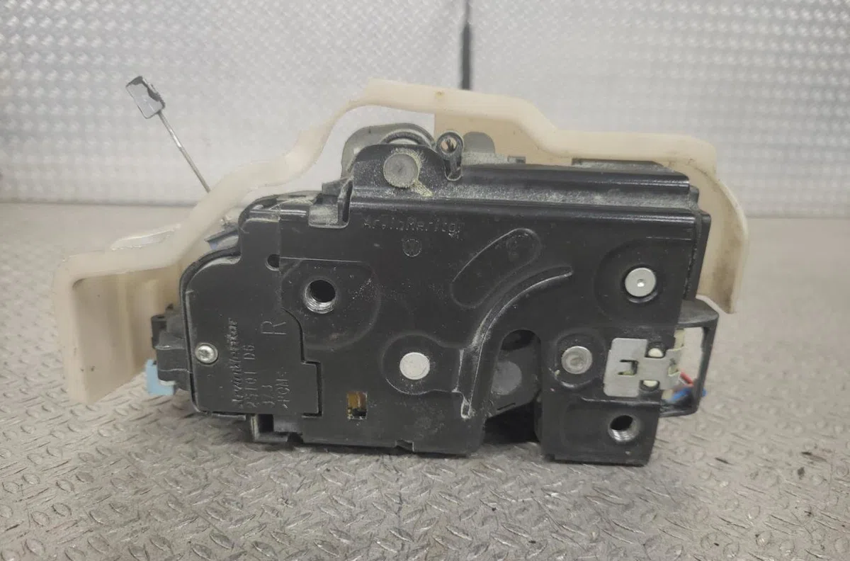 Serrure porte ard Volkswagen GOLF V (1K1) 1.9 tdi (2003-2008) 5 portes occasion