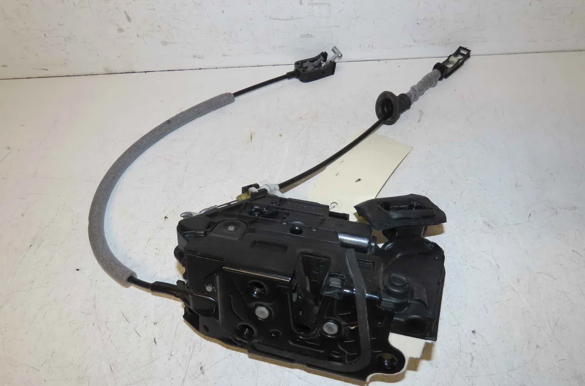 Serrure porte ard VOLKSWAGEN POLO V occasion