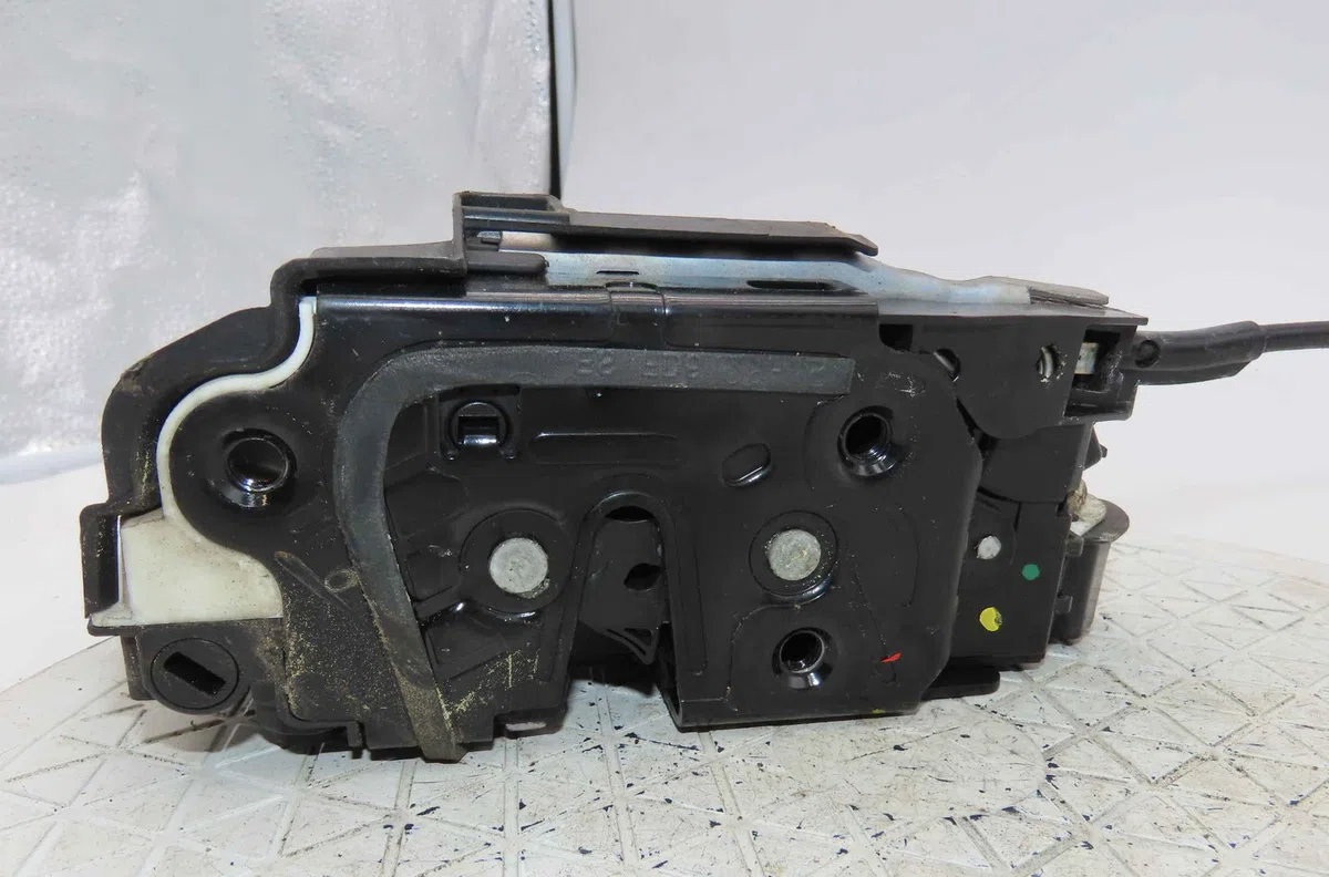 Serrure porte ard VOLKSWAGEN POLO V occasion