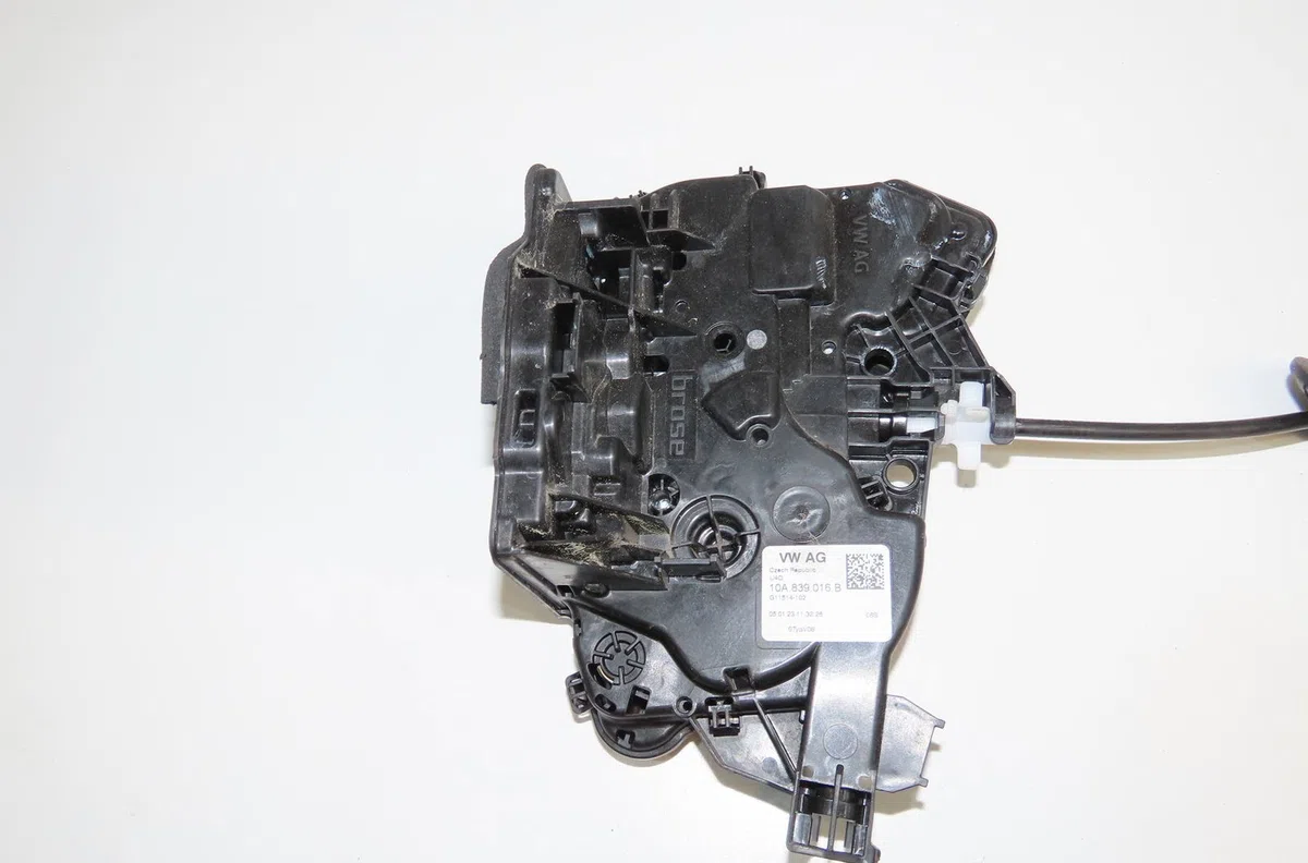 Serrure porte ard Volkswagen POLO VI (AW1, BZ1, AE1) 1.0 tsi (2017) occasion