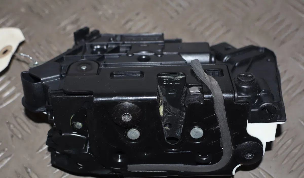 Serrure porte ard Volkswagen TIGUAN (5N_) 2.0 tdi 4motion (2007-2018) occasion