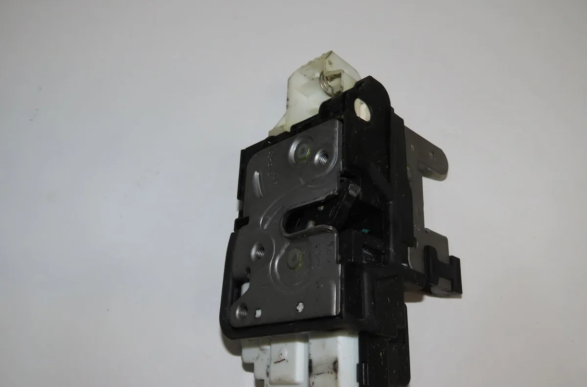 Serrure porte ard Volvo V40 Cross Country (526) D2 (2012-2016) occasion