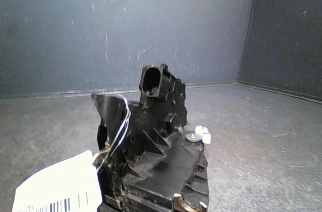 Serrure porte arg Bmw 3 (E46) 318 d (2001-2003) 4 portes occasion