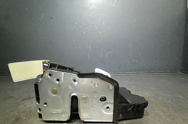 Serrure porte arg Bmw 3 (E46) 318 d (2001-2003) 4 portes occasion