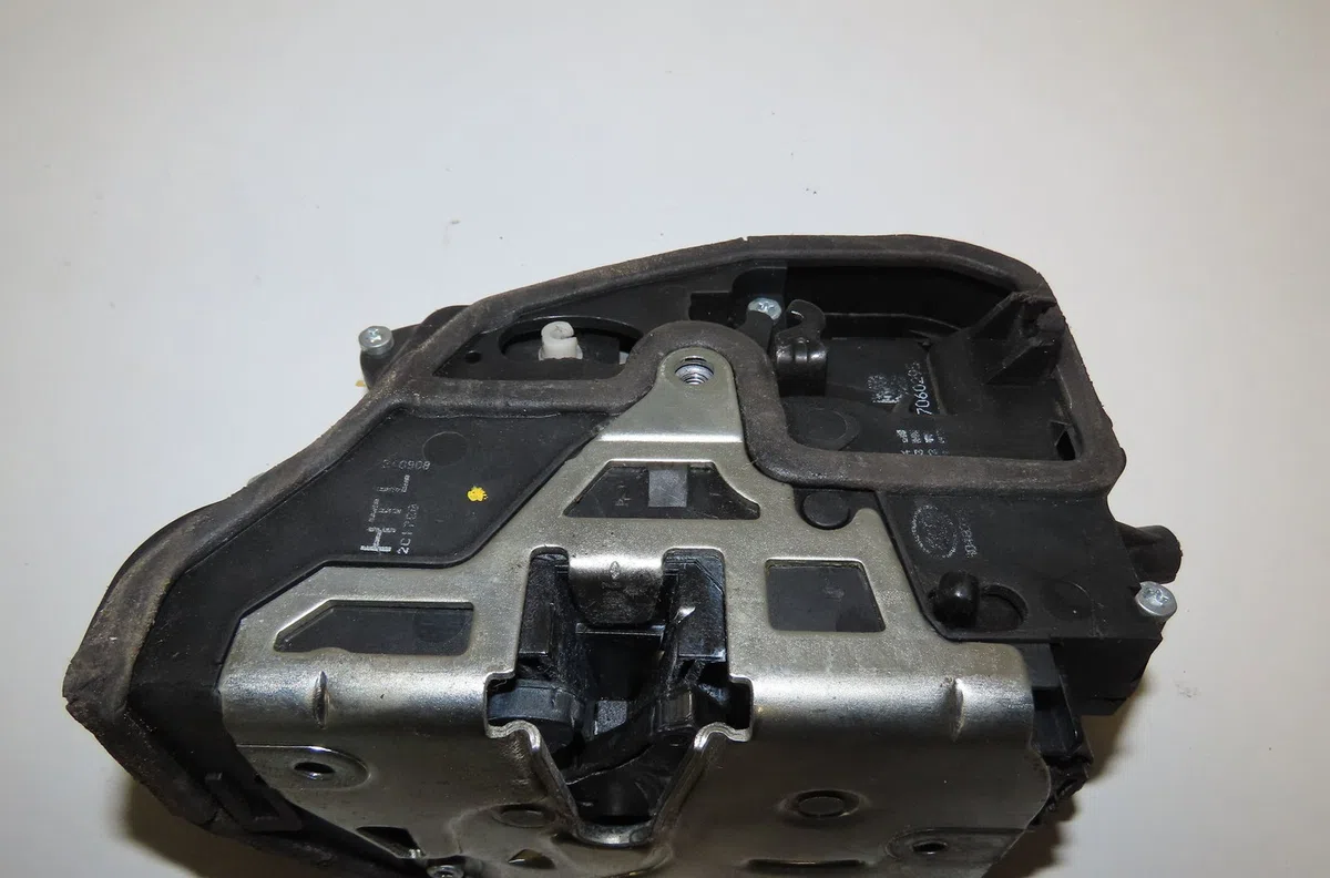 Serrure porte arg Bmw 3 Touring (E91) 318 d (2005-2007) occasion