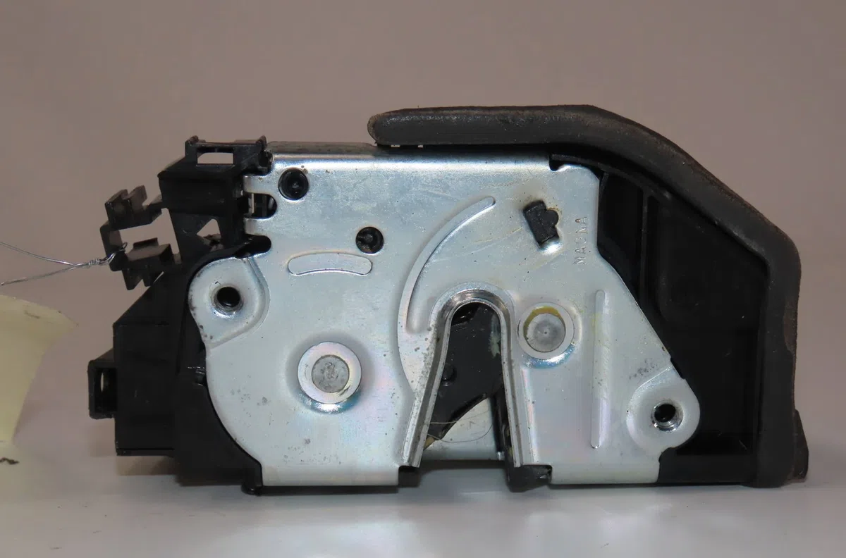 Serrure porte arg Bmw X3 (F25) Xdrive 20 d (2010-2014) occasion