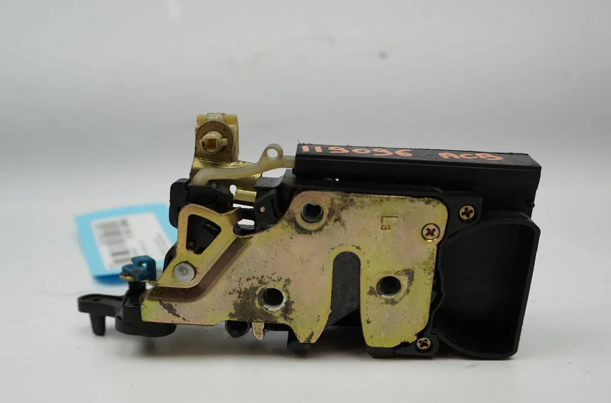 Serrure porte arg Chevrolet AVEO - KALOS 3-5 portes (T200) 1.2 lpg (2005-2008) occasion