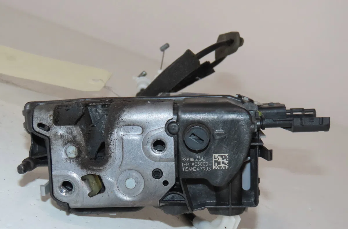 Serrure porte arg Citroen C3 II (SC_) 1.4 hdi 70 (sc8hzc, sc8hr0, sc8hp4) (2009) 5 portes occasion