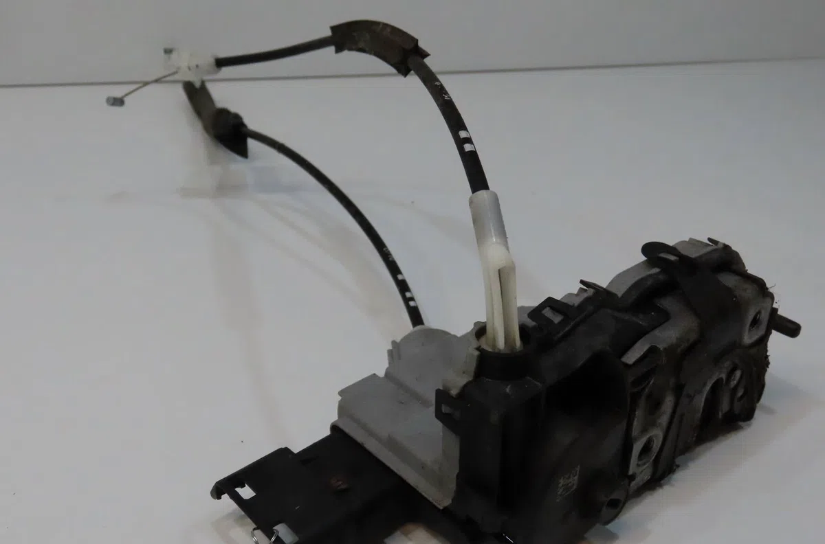 Serrure porte arg Citroen C5 III Break (RW_) 2.0 hdi 140 (2009) 5 portes occasion