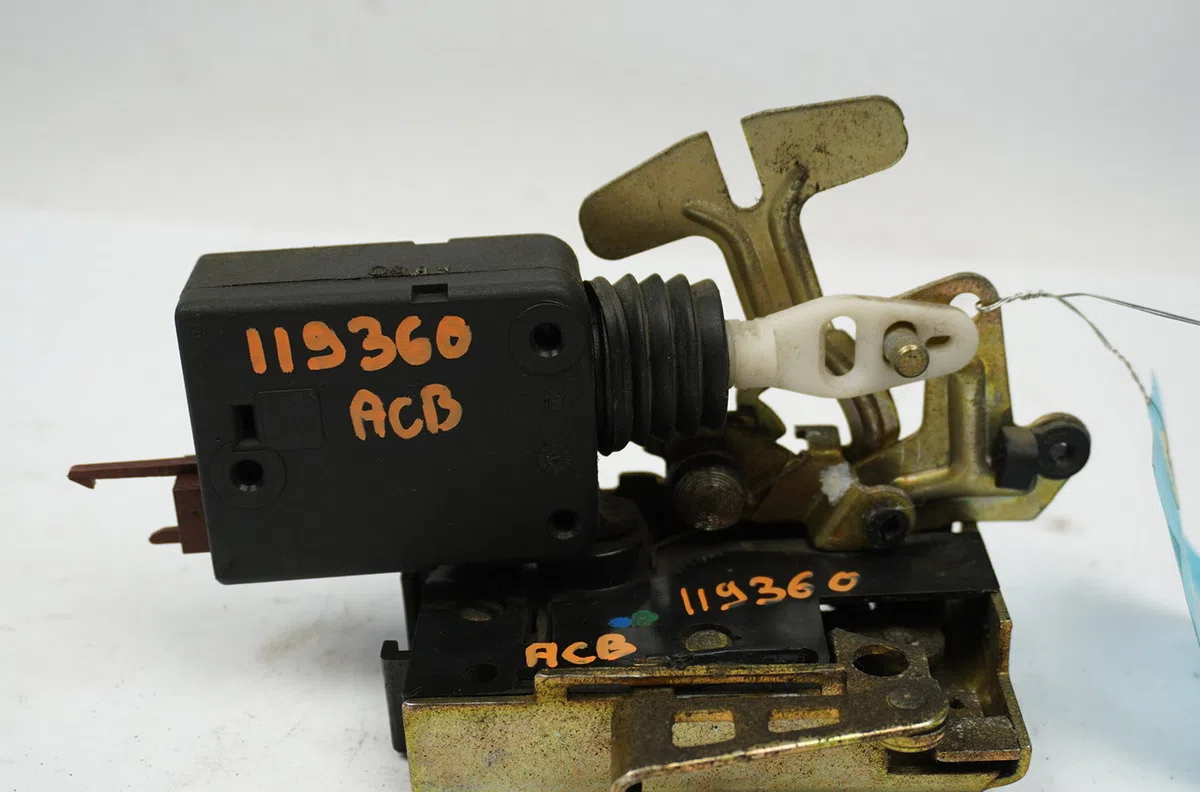Serrure porte arg Citroen SAXO (S0, S1) 1.0 x (1996-1998) 5 portes occasion