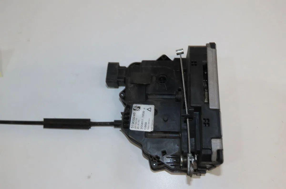 Serrure porte arg Fiat PUNTO (199_) 1.4 (199axb1a, 199bxb1a, 199bxb11, 199axb11) (2012) occasion
