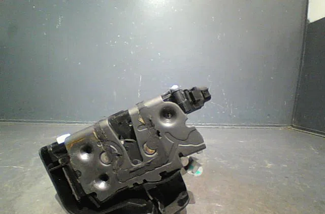 Serrure porte arg Ford C-MAX (DM2) 1.6 tdci (2007-2010) 5 portes occasion