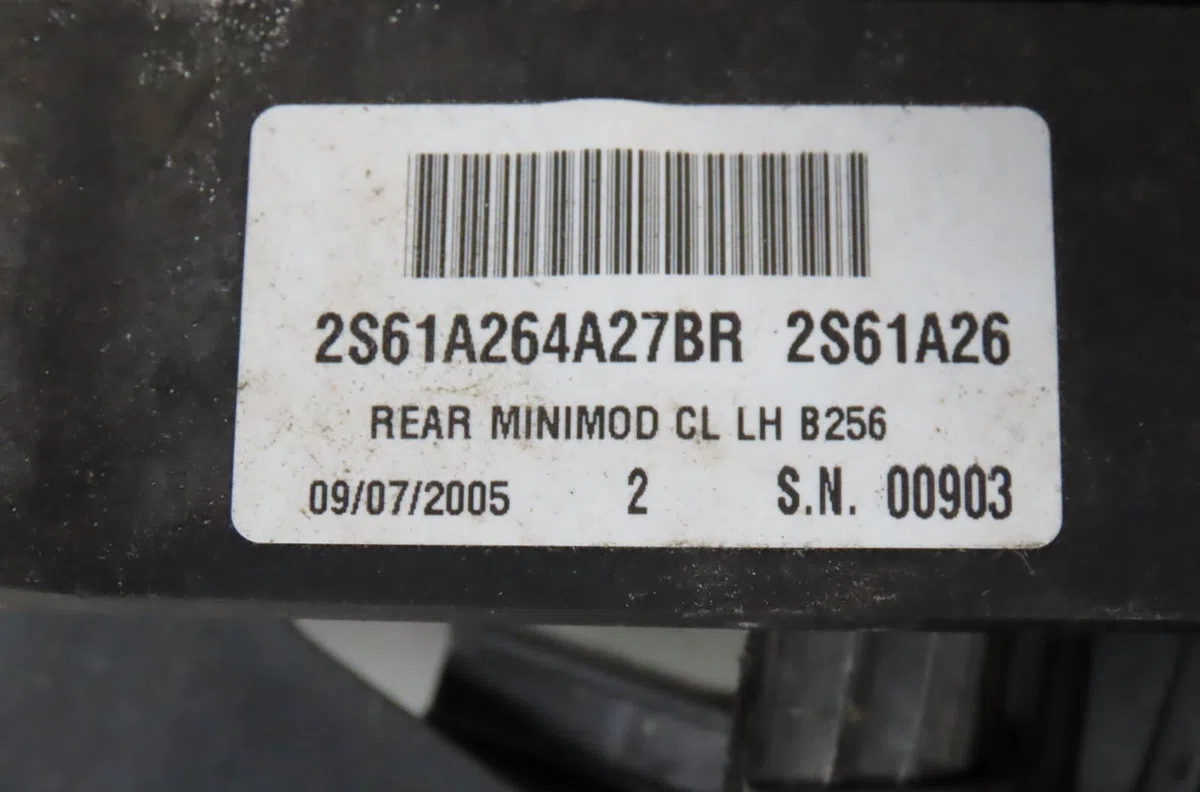 Serrure porte arg Ford FIESTA V (JH_, JD_) 1.3 (2001-2008) 3 portes occasion