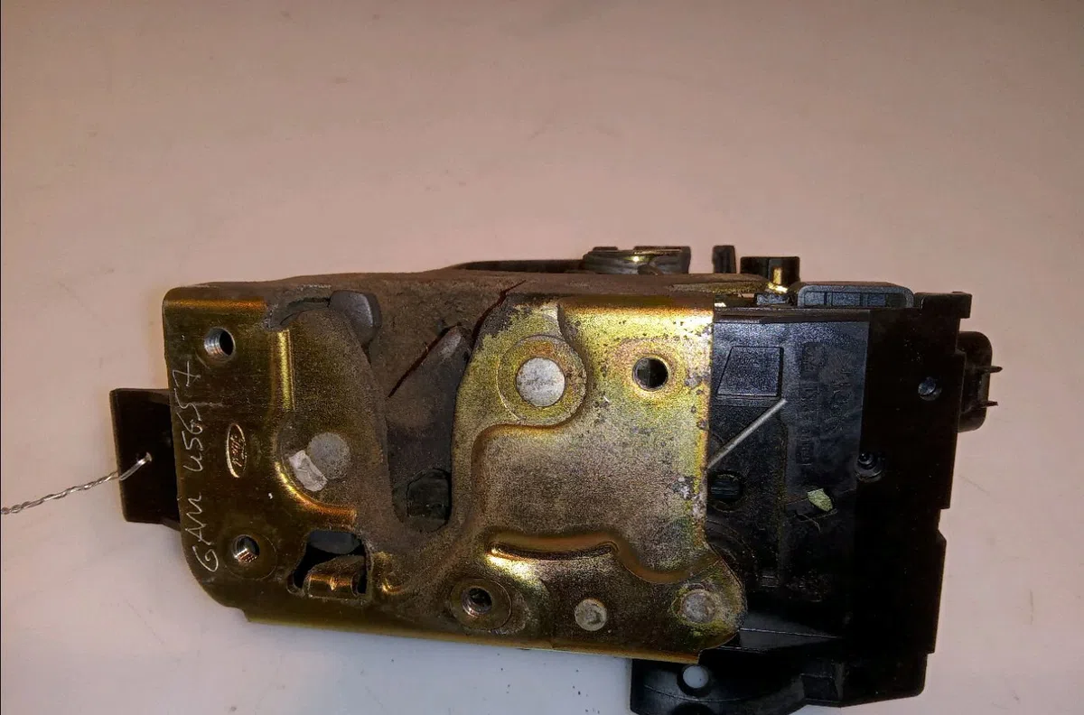 Serrure porte arg Ford FOCUS I Clipper (DNW) 1.8 turbo di - tddi (1999-2004) occasion