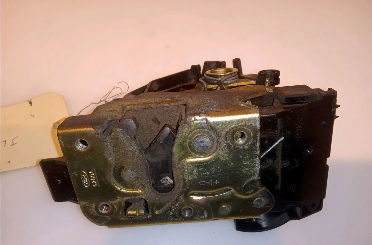 Serrure porte arg Ford FOCUS I (DAW, DBW) 1.8 turbo di - tddi (1998-2004) occasion