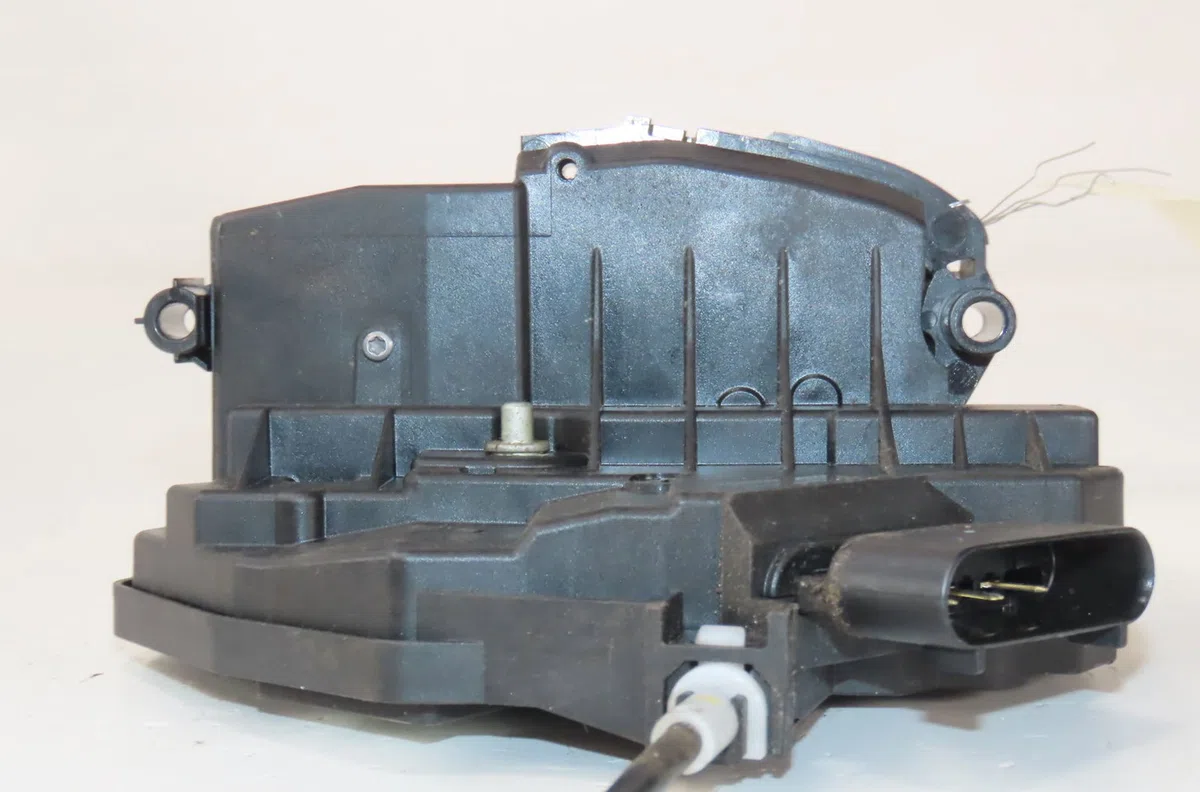 Serrure porte arg Ford FOCUS III 1.6 tdci (2010-2017) occasion