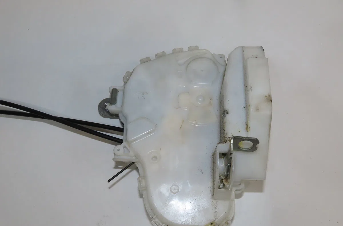 Serrure porte arg Honda CIVIC VIII Hatchback (FN, FK) 1.4 (fk1, fn4) (2008) occasion