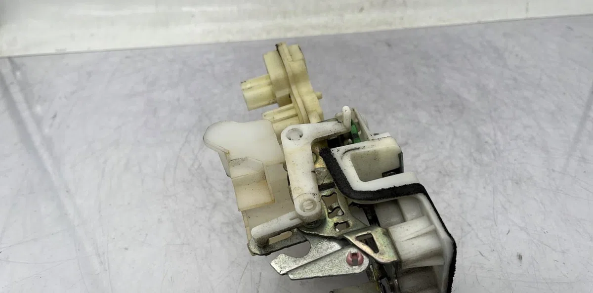 Serrure porte arg HONDA JAZZ 2 occasion