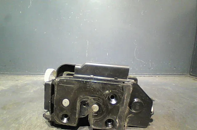 Serrure porte arg HYUNDAI GETZ Phase 1 09-2002--11-2005 occasion
