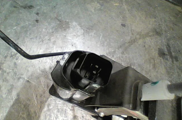 Serrure porte arg Hyundai I10 I (PA) 1.1 (2011-2013) occasion