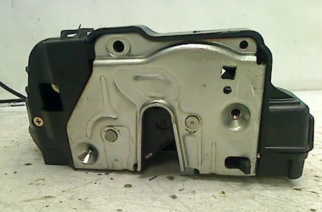 Serrure porte arg Mercedes-benz CLASSE C (W203) C 220 cdi (203.008) (2003-2007) occasion