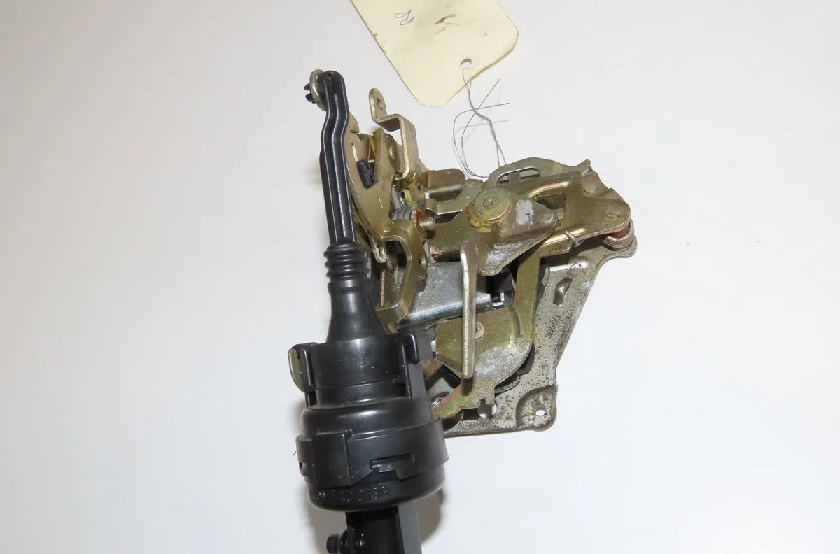 Serrure porte arg Mercedes-benz CLASSE E (W210) E 320 cdi (210.026) (1999-2002) occasion
