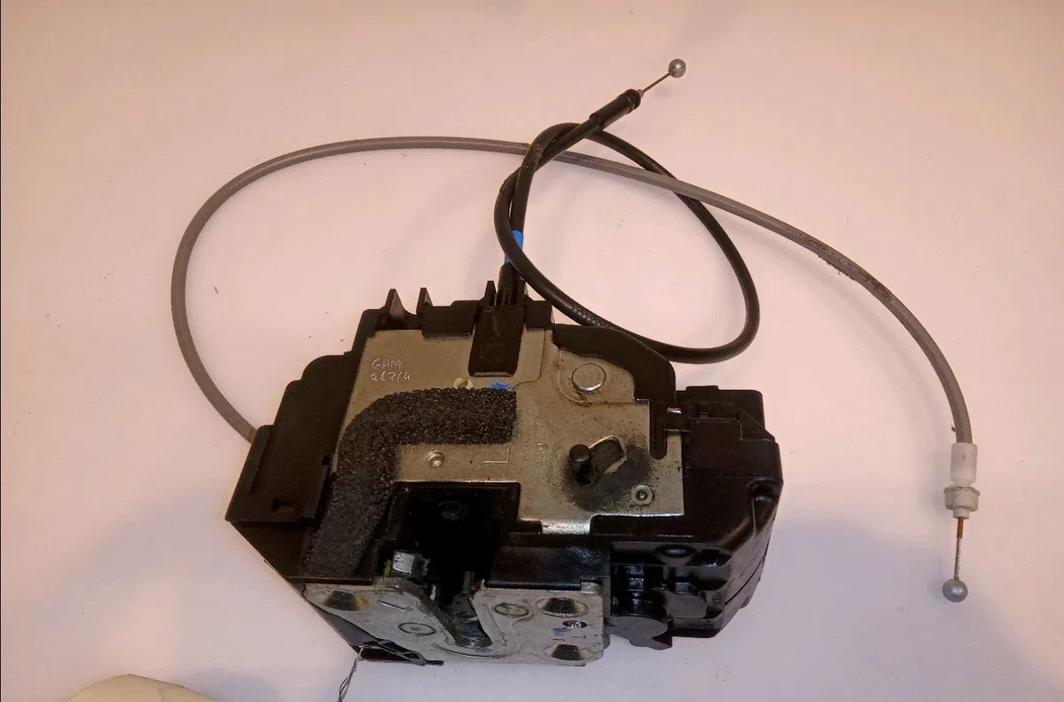 Serrure porte arg Nissan QASHQAI - QASHQAI 2 I (J10, NJ10, JJ10E) 2.0 dci (2007-2013) occasion